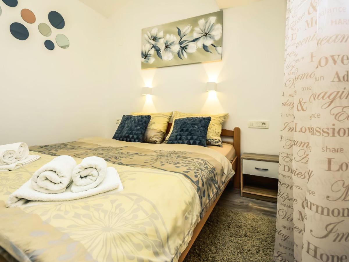 Apartment Matanovi Dvori-2 By Interhome วีร์ ภายนอก รูปภาพ