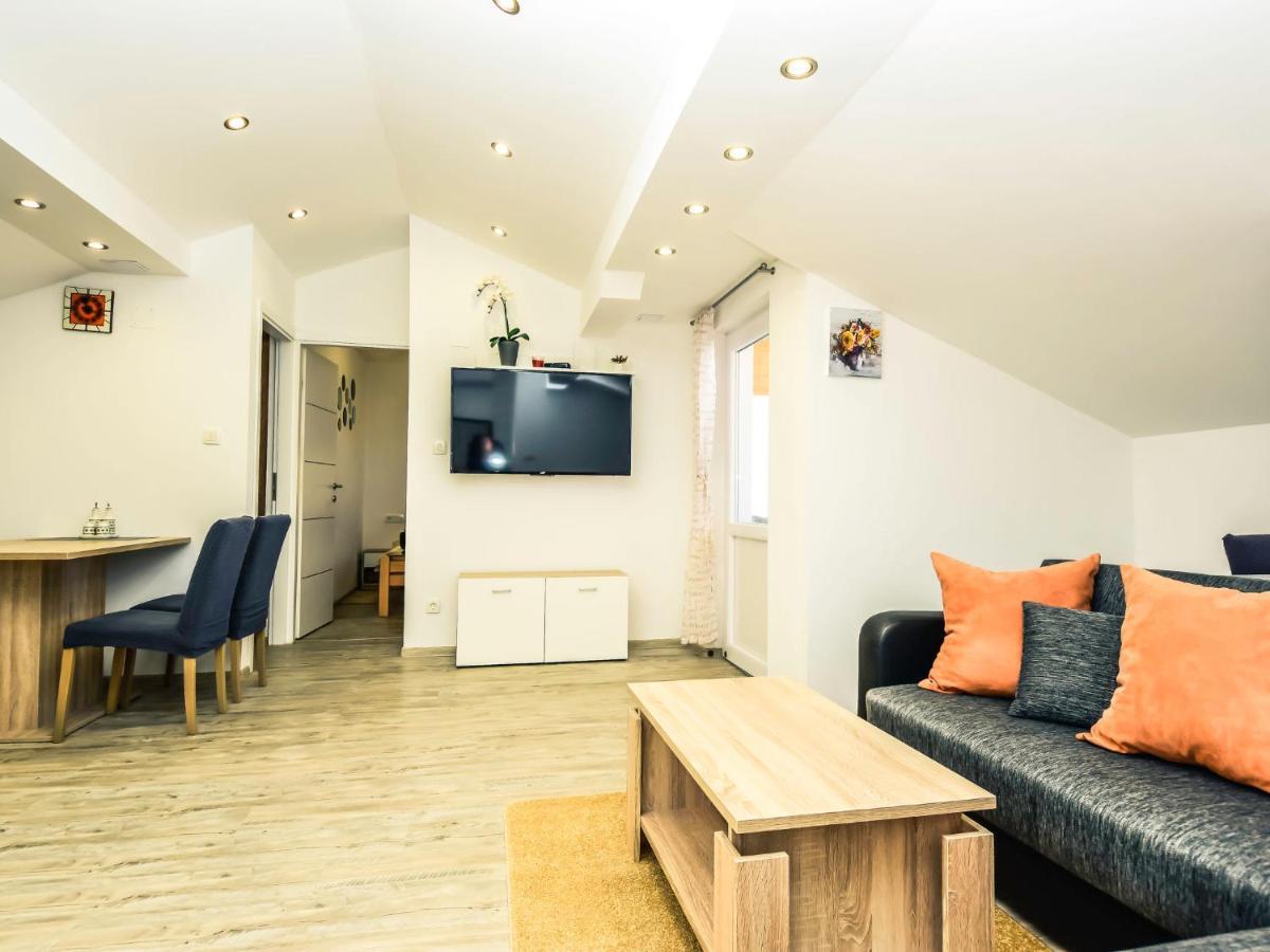Apartment Matanovi Dvori-2 By Interhome วีร์ ภายนอก รูปภาพ