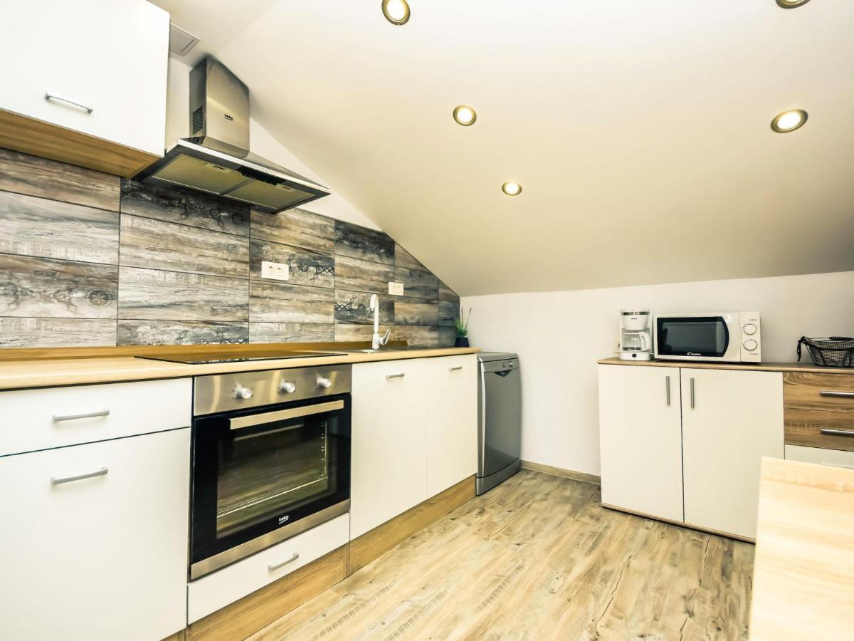 Apartment Matanovi Dvori-2 By Interhome วีร์ ภายนอก รูปภาพ